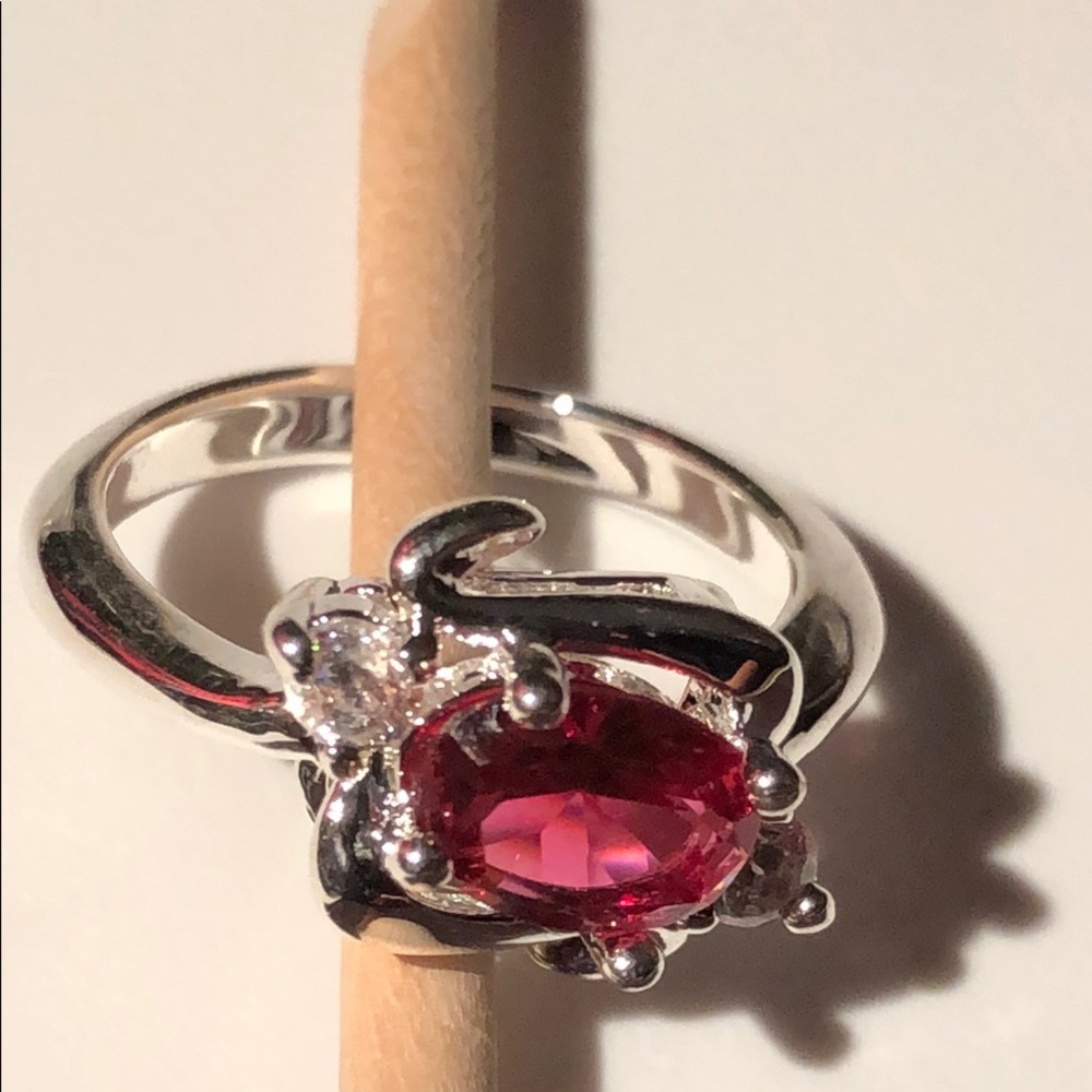 Gorgeous Cubic Zirconia Crystal Ring in sizes 7&8 - Picture 6 of 8